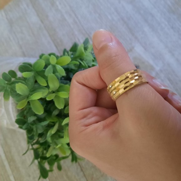 Men's Gold-Plated, Stainless Steel Wide Band Wedding Ring - Faceted Size 7, NWT! - Picture 5 of 16